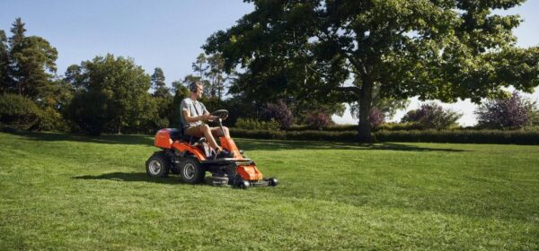 Husqvarna R 214TC inkl. Mähdeck Combi 94 – Modell 2025