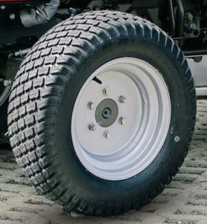 Tafe Rasenbereifung vorne 23x8.50-12, hinten 33x15.50-16.5