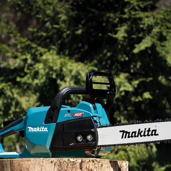 Makita UC011GT101 mit Akku BL4050F 5,0 Ah + Schnellladegerät DC40RA