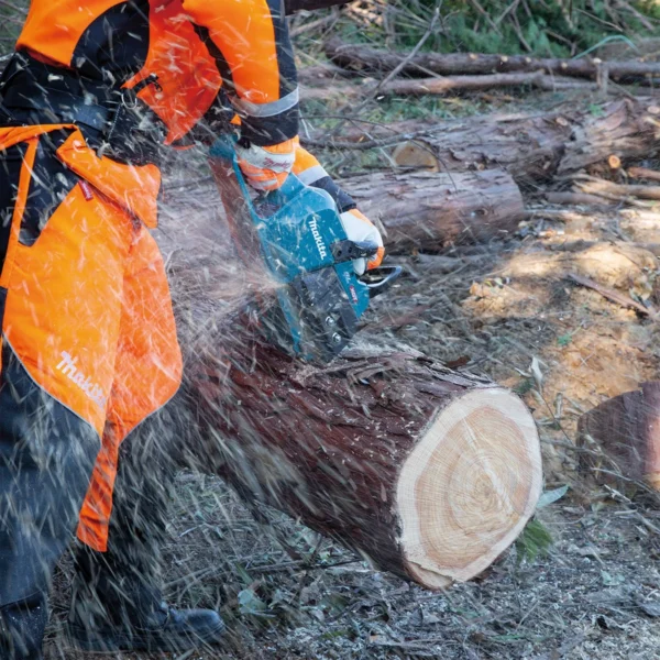 Makita UC011GT101 mit Akku BL4050F 5,0 Ah + Schnellladegerät DC40RA